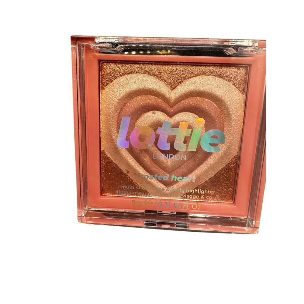NWT Lottie Frosted Heart Face & Body Highlighter